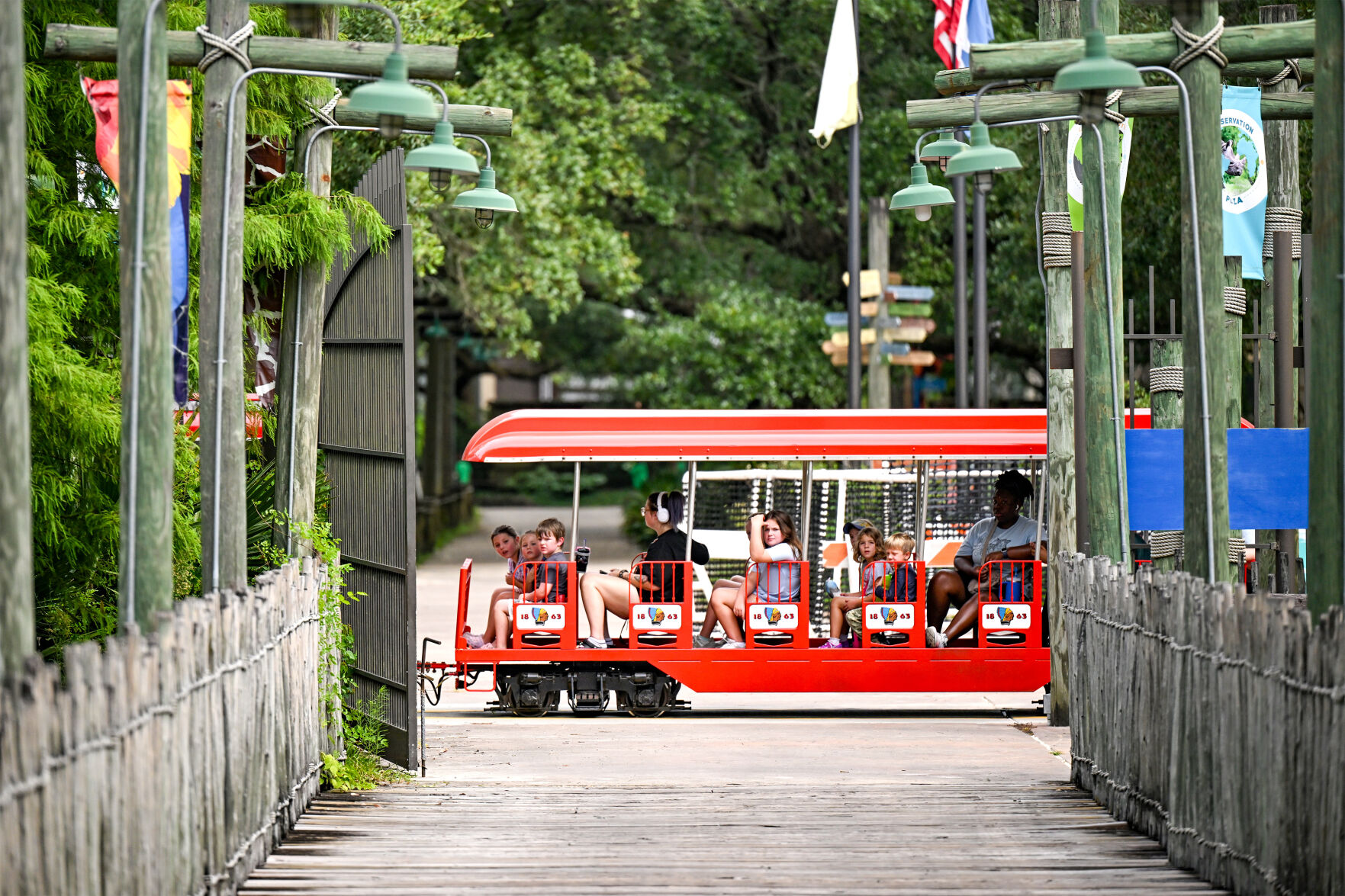 br.zootrainliv.080325.09.jpg